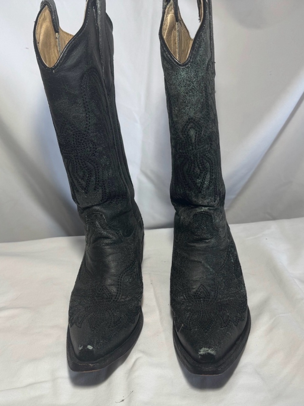 Classic Circle G  Women's Black Distressed Western Cowboy Boots